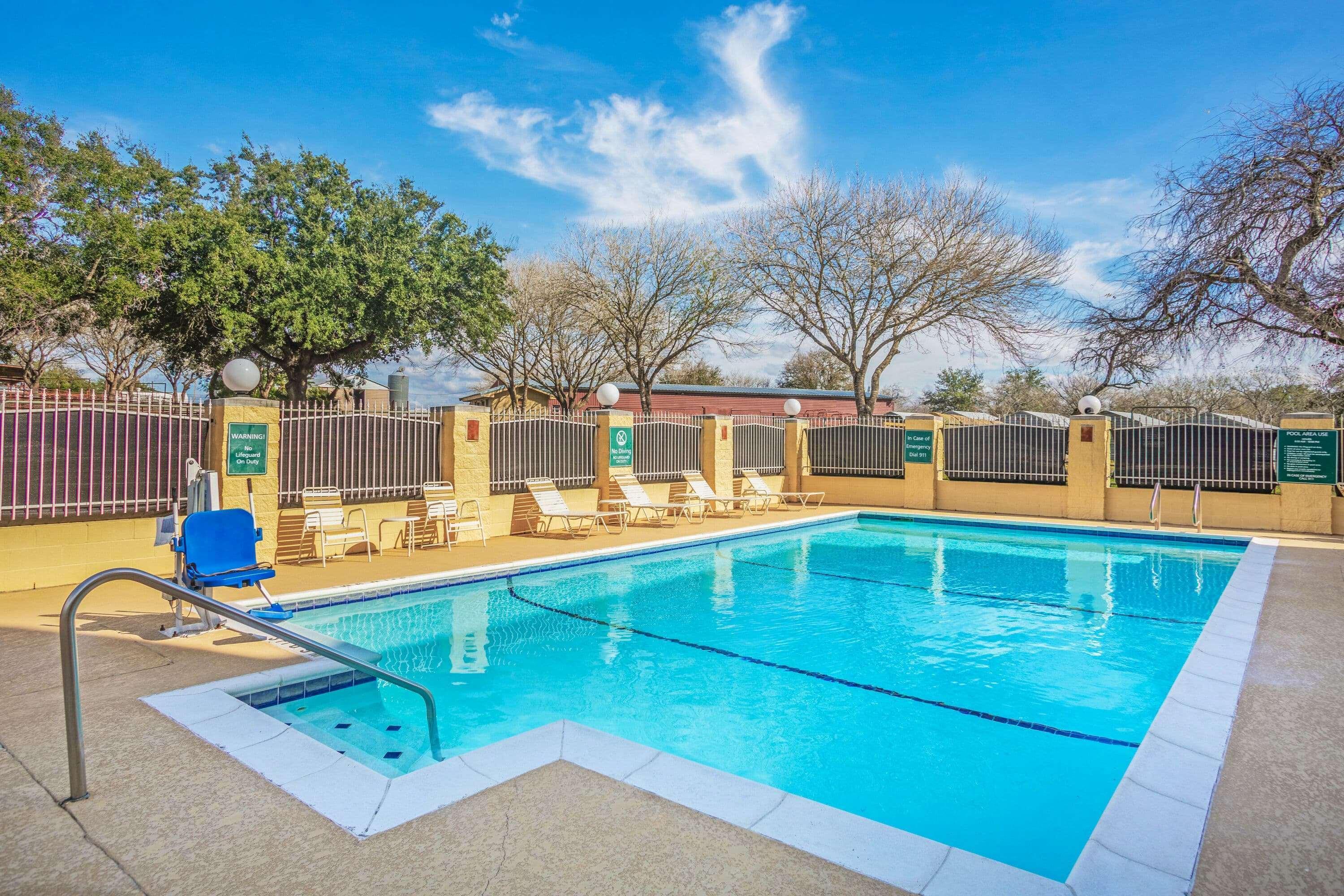 La Quinta By Wyndham Beeville Екстер'єр фото